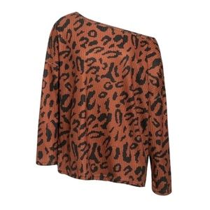 🌸Leopard Print Off The Shoulder Top